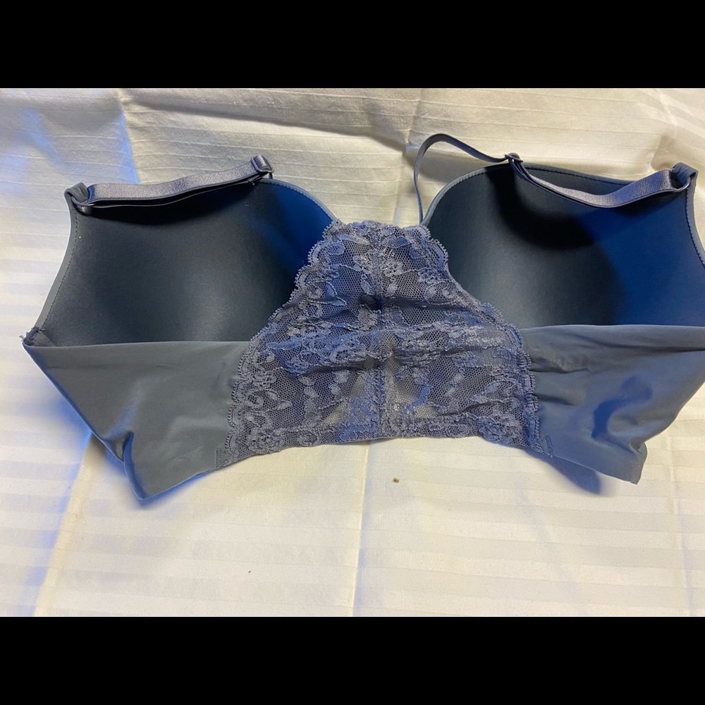 Victoria Secret Razor Back Demi - Picture 3 of 3